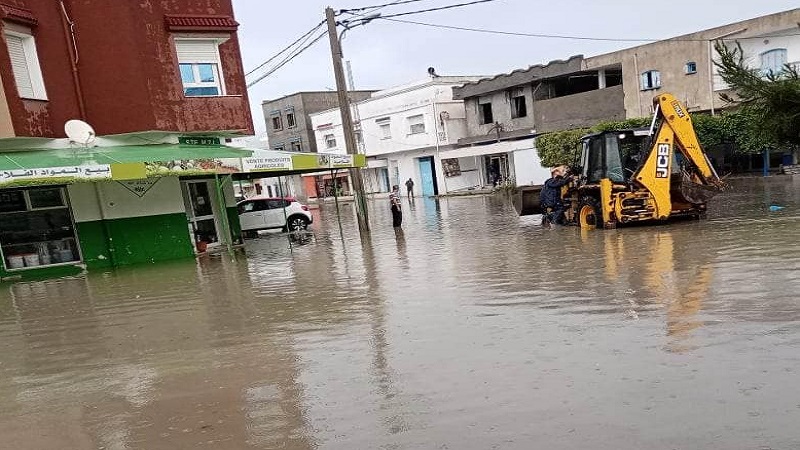 بلغت أمس 208 مليمترات  أمطار غزيرة.. فيضان أودية.. انقطاع طرقات وانتشال جثتي طفلين